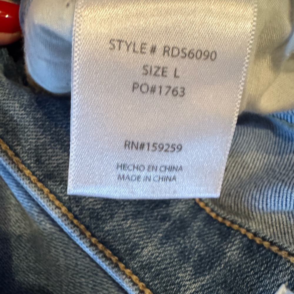 Risen Distressed Denim Shorts-Size Large - Picture 5 of 6